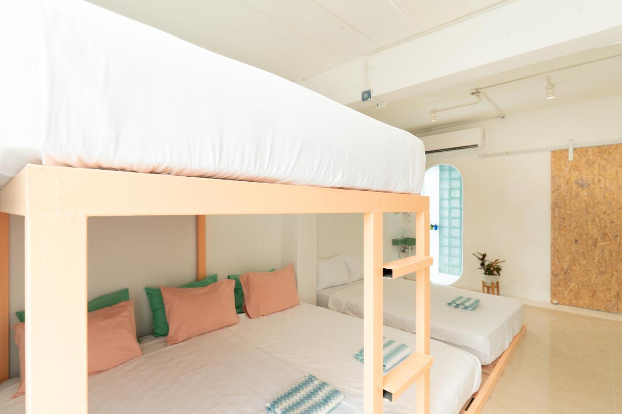 Easy Sunday Khaosan Bangkok Hotel Exterior photo