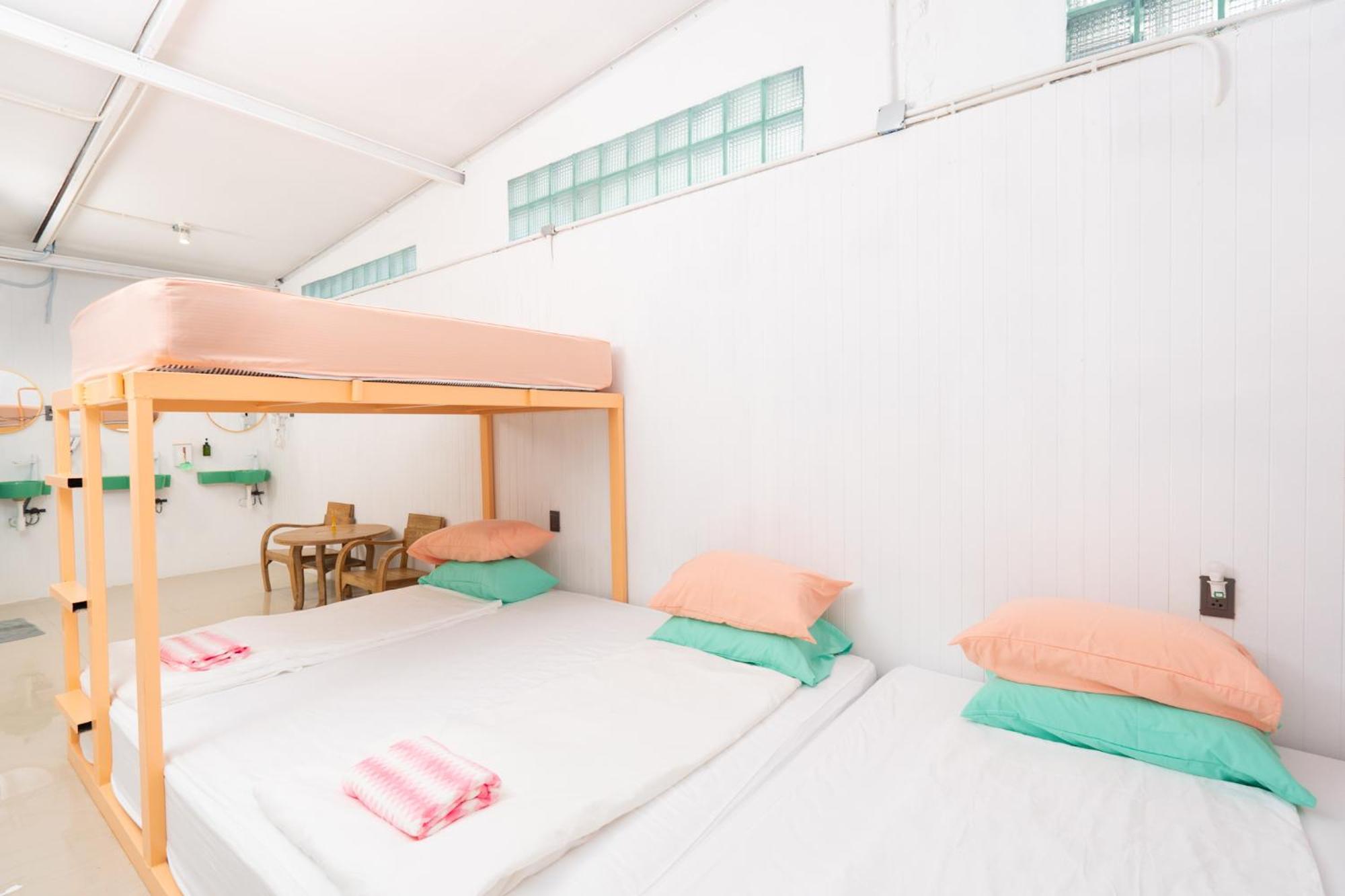 Easy Sunday Khaosan Bangkok Hotel Exterior photo